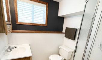 1222 Apollo Ave, Aberdeen, SD 57401