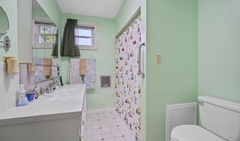 1315 Lake Dr, Ashland, OH 44805