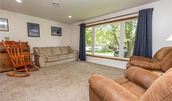 102 Ross Gdn NW, Alexandria, MN 56308