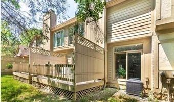 2734 Winter Garden Ct, Ann Arbor, MI 48105