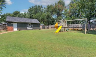 2104 Cedarcrest Ct, Arkansas City, KS 67005