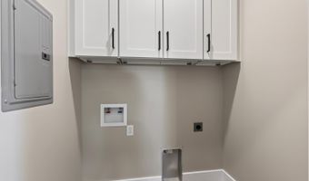 10113 Bald Eagle Dr, Biloxi, MS 39532