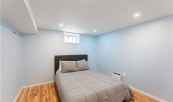 104 Knotty Oak Rd, Coventry, RI 02816