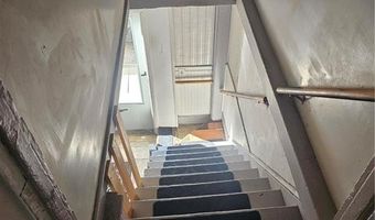 8 Lake Ct, Hopkinton, RI 02804