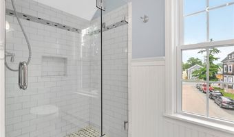 1 Slocum St, Newport, RI 02840