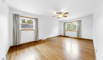 2115 E EUCLID Ave, Arlington Heights, IL 60004