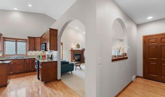 4732 N PROVIDENCE Ave 301, Appleton, WI 54913