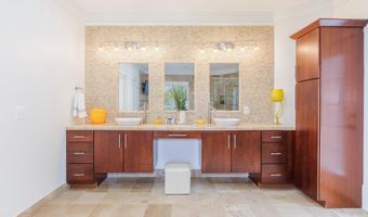 9715 SINGLETON Dr, Bethesda, MD 20817
