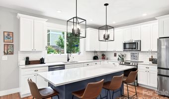 82 Frances St, Asheville, NC 28806