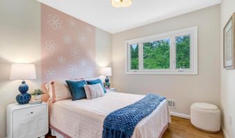4808 BRADFORD Dr, Annandale, VA 22003