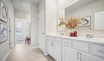 809 2ND St NE, Altoona, IA 50009