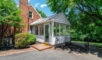 7107 COVENTRY Rd, Alexandria, VA 22306
