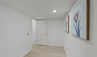 21 Lake Dr, North Kingstown, RI 02852