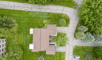 11279 Whispering Creek Dr, Allendale, MI 49401