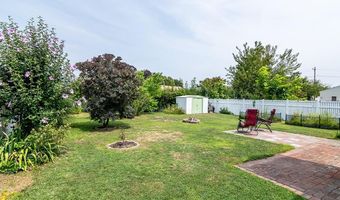 76 Burbank St, Cranston, RI 02910