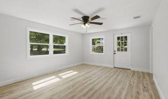 119 E Pearl St, Aurora, MO 65605