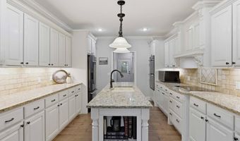 704 Shasta Dr, Albertville, AL 35950