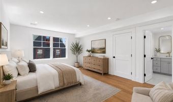 6 Sharon Ct, Newport, RI 02840