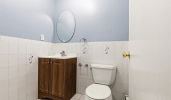 829 Mizzen Ave, Beachwood, NJ 08722