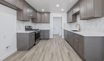 11456 Manzanita St, Armona, CA 93202