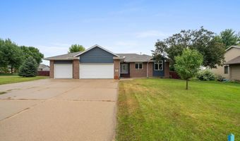 316 S Country Club Ave, Brandon, SD 57005