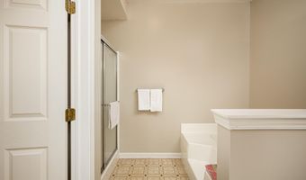 1468 Fox Pointe Cir, Ann Arbor, MI 48108