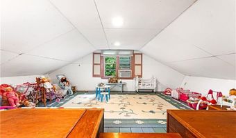 133 Tupelo Hill Dr, Cranston, RI 02920