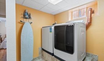 220 W 4TH Ave, Cheyenne, WY 82001