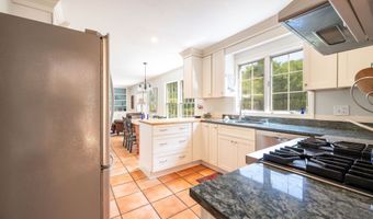 7 S Ridge Rd, Brookfield, CT 06804