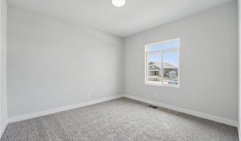 1617 Grayhawk Dr, Basehor, KS 66007