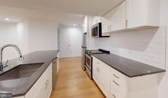 472 RIDGE St NW 3, Washington, DC 20001