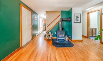 10 School St, Belfast, ME 04915