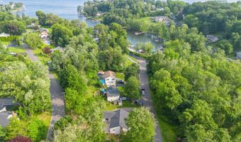 8 Laurel Dr, Brookfield, CT 06804