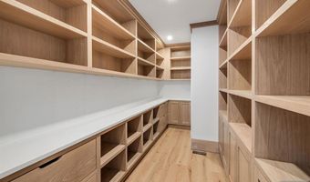 19 Rio Vista Dr, Alpine, NJ 07620