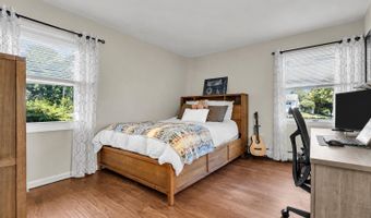 186 Van Brackle Rd, Aberdeen, NJ 07747