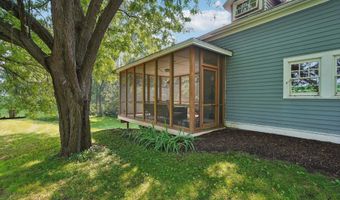 2473 Mt Hope Rd, Dodgeville, WI 53533