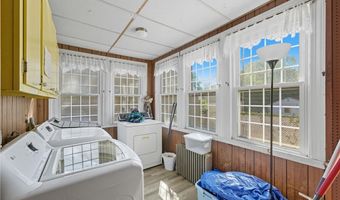 92 Rhode Island St, Cranston, RI 02920