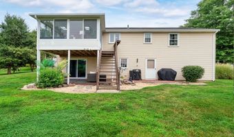 15 Diane Dr, Cromwell, CT 06416