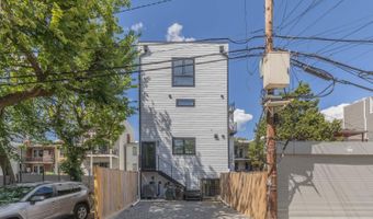 722 KENYON St NW A, Washington, DC 20010