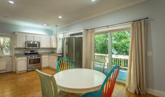 106 17th St, Apalachicola, FL 32320