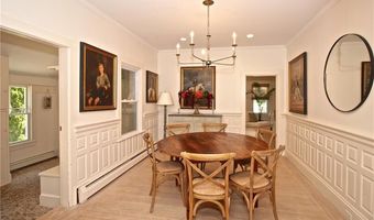 215 Coggeshall Ave, Newport, RI 02840