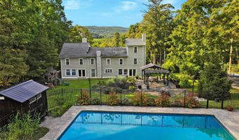 10 Stagecoach Ln, Amenia, NY 12501