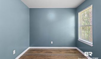 10 Middleton Ln, Atmore, AL 36502