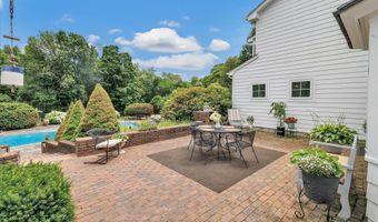 137 Rockwell Rd, Bethel, CT 06801