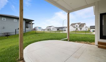 834 33rd Ct SW, Altoona, IA 50009