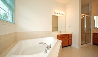 66 Minuteman Cir, Allentown, NJ 08501