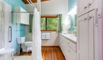 2114- B KAIWIKI Rd, Hilo, HI 96720