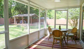 8 Apalachee St, Apalachicola, FL 32320
