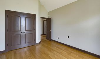 95 MEADOW RIDGE Dr, Arlington, TN 38002