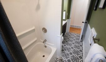 2411 Lynn Ave, Altoona, WI 54720
